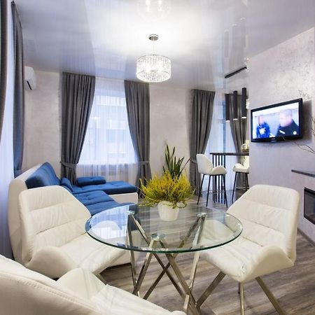 New Luxury Apartment In The Center On Konstitution Square Харків Екстер'єр фото