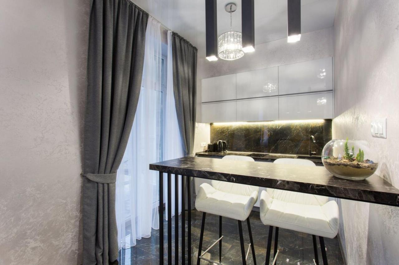 New Luxury Apartment In The Center On Konstitution Square Харків Екстер'єр фото